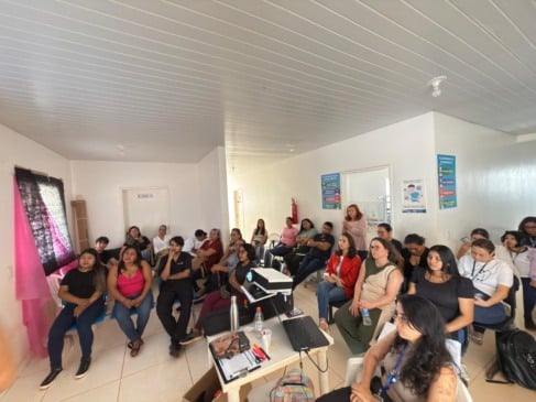 A ação integra o projeto nacional PlanificaSus, realizado na UBS José Júlio, e contou também com orientações sobre o TelePNAR. (Foto: Divulgação)