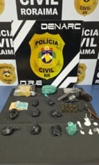 Suspeito de tráfico é encontrado escondido no forro de casa e é preso
