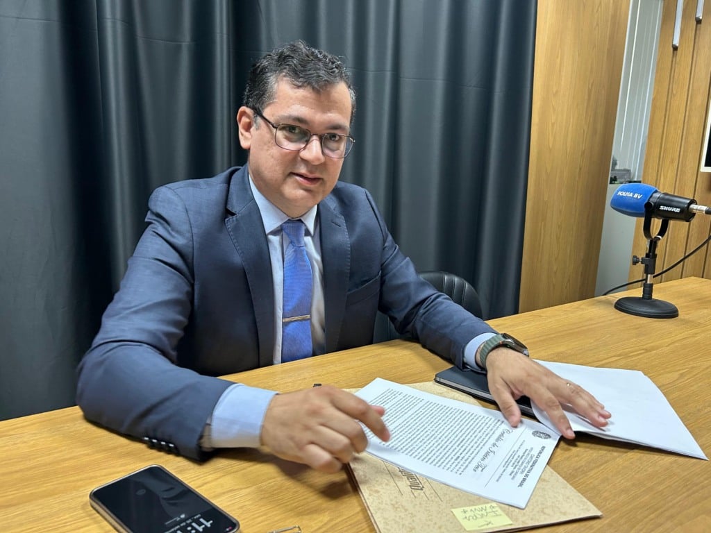 Advogado da Madeireira Vale Verde, Henrique Figueiredo em entrevista á FolhaBV. (Foto; Aysha Baydoun)