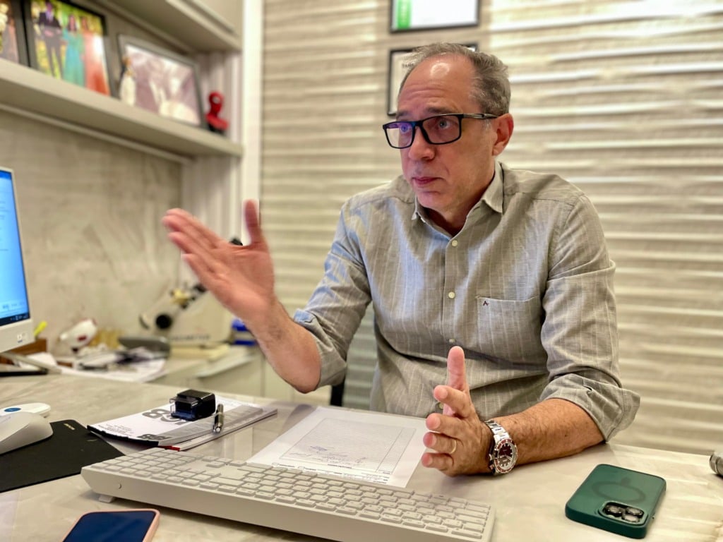 Segundo o especialista, o metanol é usado na indústria para fabricação de solventes e plásticos, e não deve ter contato com consumo humano. (Foto: Adriele Lima/FolhaBV)