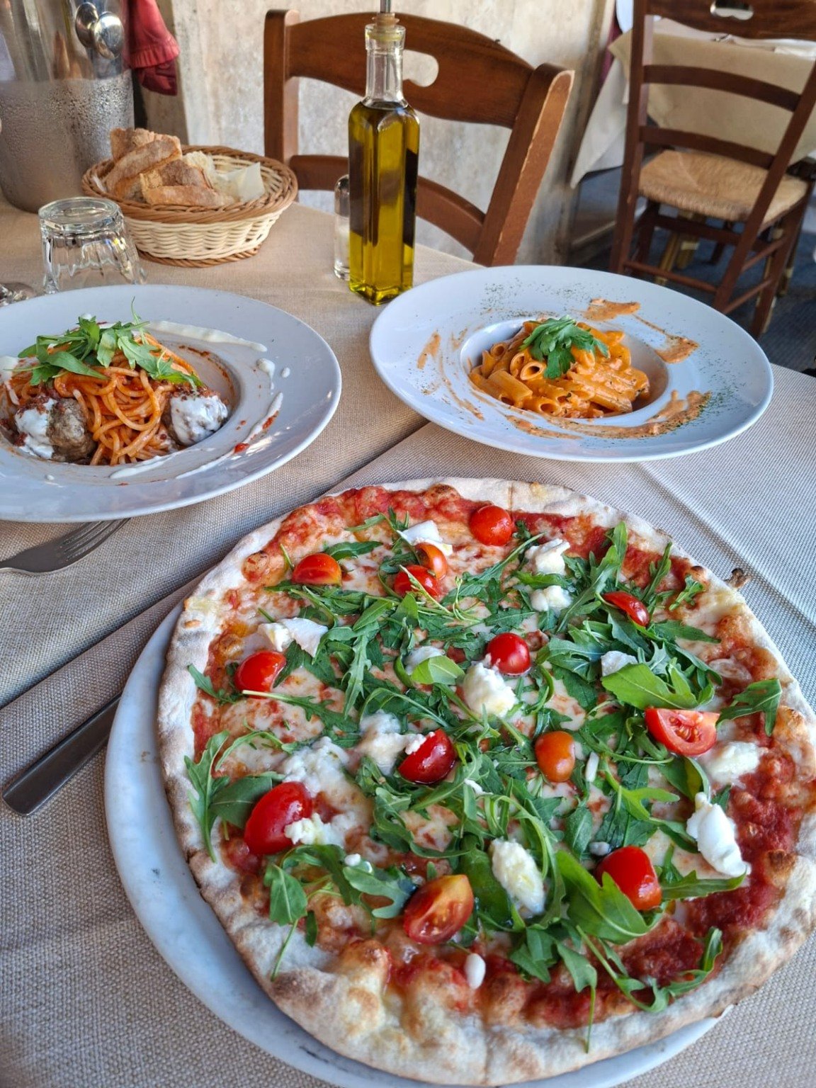 Um clássico molho de tomate com azeite extravirgem, manjericão fresco e massa artesanal é suficiente para encantar paladares ao redor do mundo (Foto: Raisa Carvalho/FolhaBV)