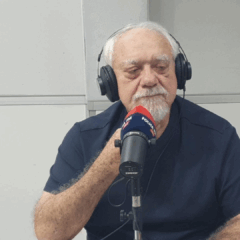 Salomão Cruz, geólogo, durante entrevista no Agenda da Semana. Foto: estúdio/FolhaFM