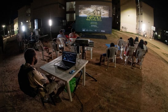 Inspirada no poema clássico do século XIX, a adaptação entrelaça a força da denúncia de Castro Alves contra a escravidão com a potência da cultura Hip Hop. (Foto: Pablo Felippe).