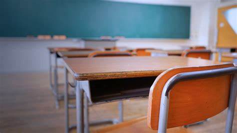 Anuário da Educação mostra escolas sem estrutura e alunos saindo sem aprender o básico