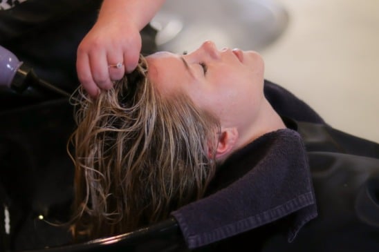 Anvisa manda recolher 70 alisantes de cabelo irregulares