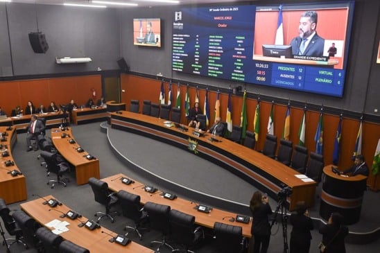 O tema chamou a atenção de outros parlamentares que acompanhavam o discurso de Marcos Jorge no plenário Noêmia Bastos Amazonas. Foto: Jader Souza/ALE-RR