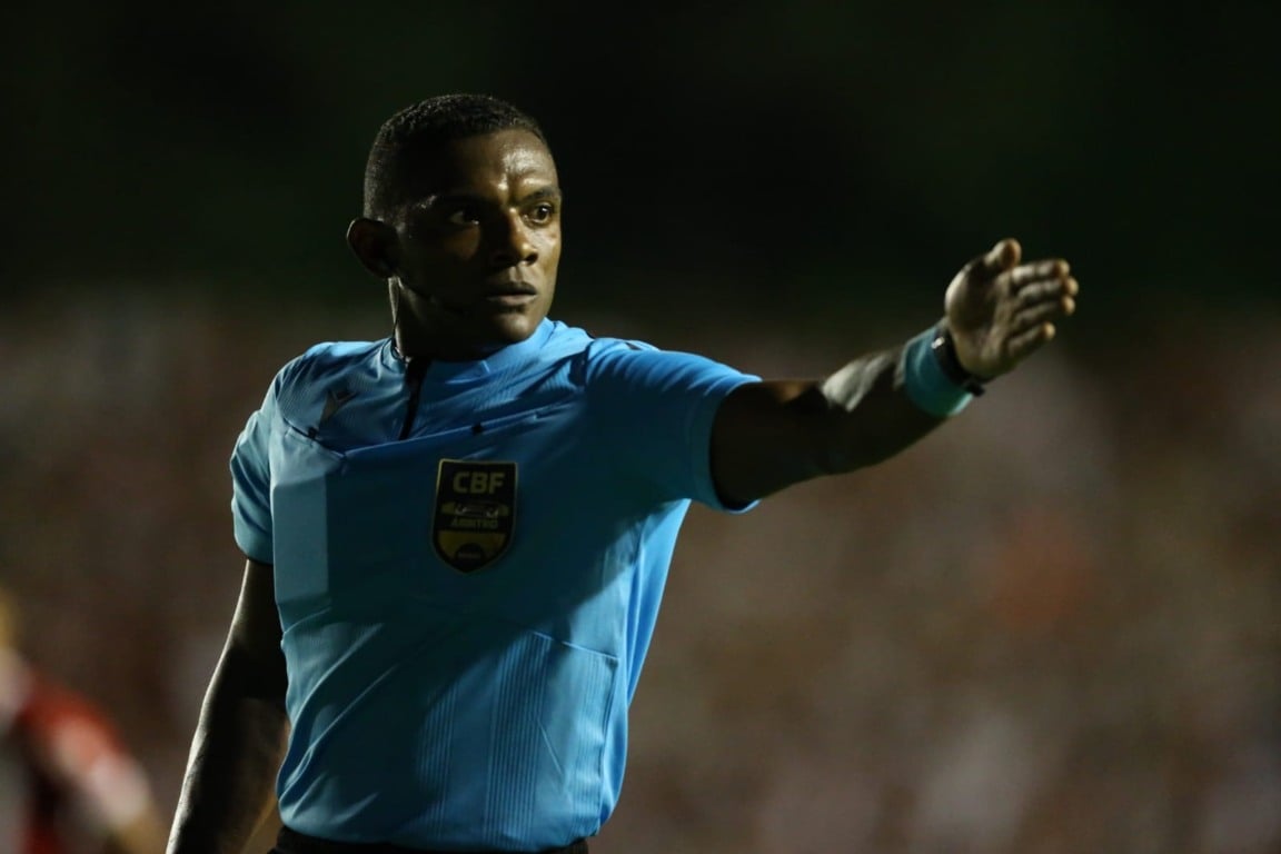 O árbitro venezuelano Daniel Alejandro, da FRF (Foto: Divulgação)