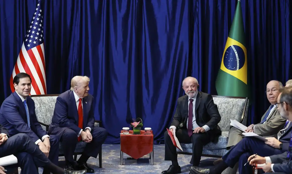  Lula se reuniu com o presidente norte-americano, Donald Trump, em Kuala Lumpur, na Malásia. Foto: Ricardo Stuckert/PR