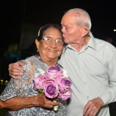 Casal Democildes e Margarida da Silva durante a celebração das Bodas de Platina, em Boa Vista, nesse domingo (19). (Foto:Nilzete Franco)