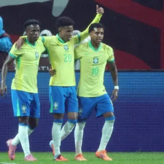Trio formado por Vinícius Júnior, Rodrygo e Estêvão, brilha diante da Coreia do Sul. (Foto: Chung Sung-Jun/Getty Images)