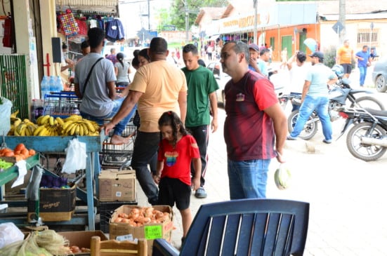 Comércio em Pacaraima - 22.03.2022 (Foto: Nilzete Franco/FolhaBV) Comércio em Pacaraima - 22.03.2022 (Foto: Nilzete Franco/FolhaBV)