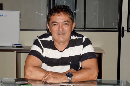 Cantor Lucas Nascimento.
(Foto: Wenderson Cabral/FolhaBV).