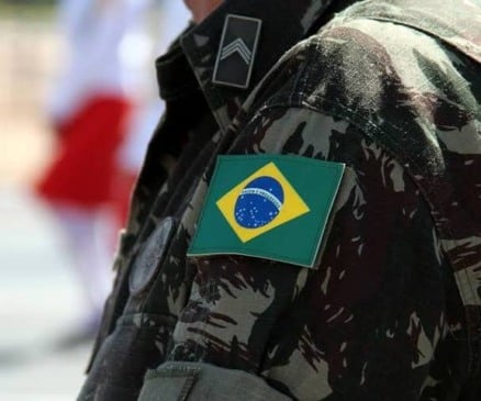 Tenente-coronel do Exército é preso após espancar a esposa e atirar no sogro