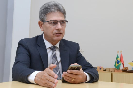Juiz Parima Veras, titular da 1ª Vara da Infância e Juventude em entrevista à FolhaBV. (Foto: Nilzete Franco)