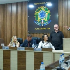 Lorivo Pape faz juramento de posse como vereador de Alto Alegre (Foto: Caíque Silva)