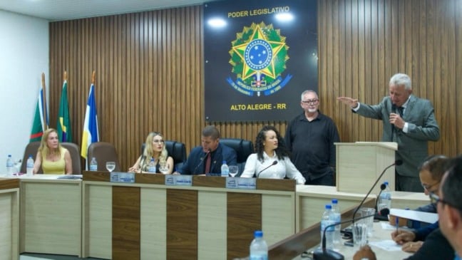 Lorivo Pape faz juramento de posse como vereador de Alto Alegre (Foto: Caíque Silva)