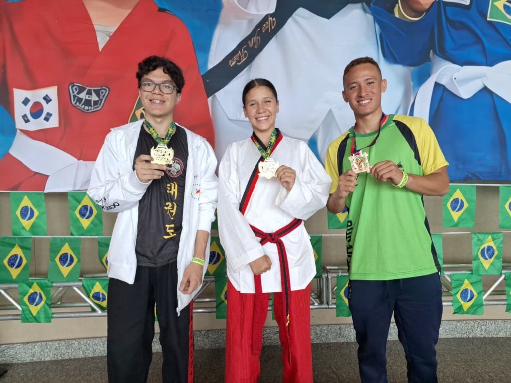 Os atletas roraimenses Lucas Gabriel, Alice Viana e Kaio Lima participaram da 17ª Copa América de Taekwondo e World Taekwondo Championships, em Arujá (SP). Foto: divulgação