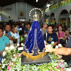 A caminhada, realizada às 17h deste domingo (12), saiu da Igreja Nossa Senhora da Consolata. (Foto: Nilzete Franco) A caminhada, realizada às 17h deste domingo (12), saiu da Igreja Nossa Senhora da Consolata. (Foto: Nilzete Franco)