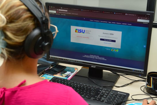 O resultado do Enem 2025 deve ser divulgado em 16 de janeiro, servindo como base para o início das inscrições.
(Foto: Nilzete Franco/FolhaBV).