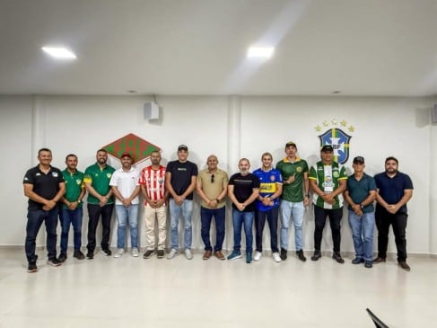 Dirigentes de clubes roraimenses durante reunião na Federação Roraimense de Futebol. (Foto: Reprodução/Instagram/@federacaororaimensedefutebol)