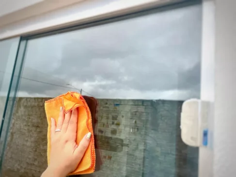 Evitar misturar produtos é uma das dicas para evitar acidentes (Foto: Raisa Carvalho/FolhaBV)