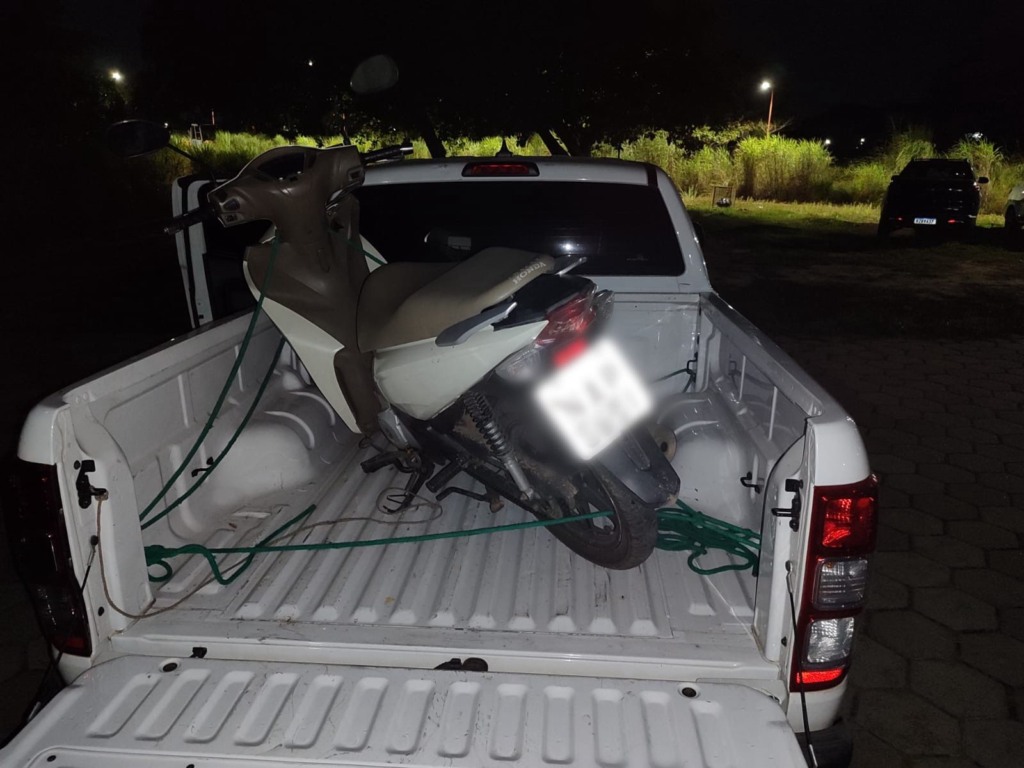 Motocicleta furtada é recuperada e suspeito é preso no Vila Jardim