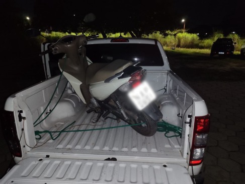 Motocicleta furtada é recuperada e suspeito é preso no Vila Jardim