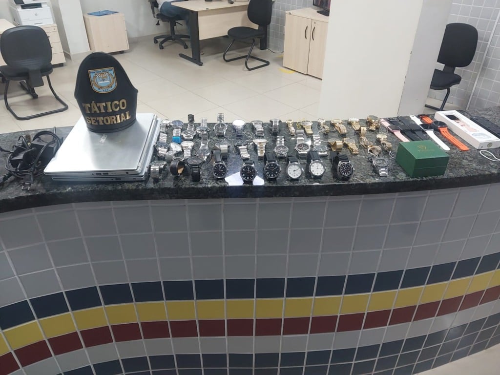 Objetos recuperados e apresentados na Delegacia (Foto: Divulgação) 