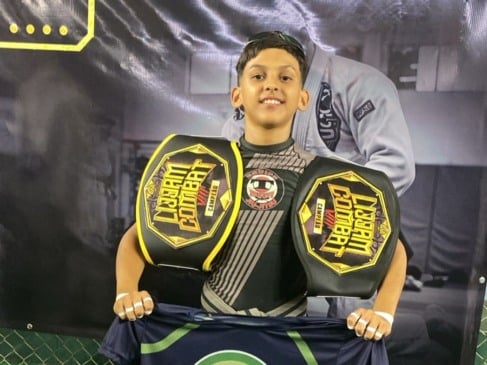 Jovem conquista dois cinturões em competição no Amazonas. (Foto: ASCOM/Academia Trinity)