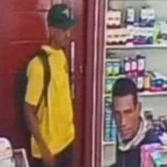 Dupla suspeita de cometer o assalto (Foto: Reprodução) 