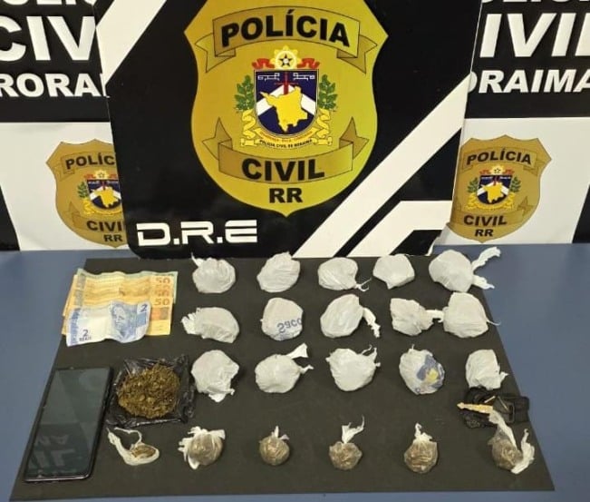 Entorpecentes apreendidos com o infrator (Foto: ASCOM/PCRR) 
