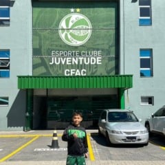 João Miguel fará parte da categoria de base do Juventude. (Foto: Divulgação)