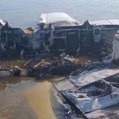 Segundo o Gate, o avião permanece no local por falta de meios de transporte. (Foto: Reprodução)