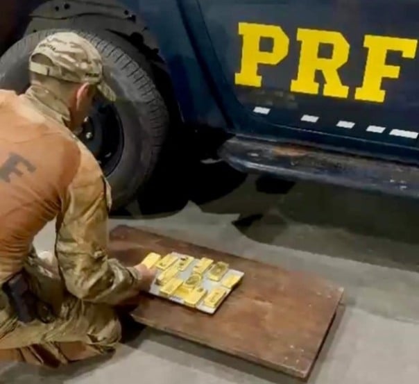 Barras de ouro apreendidas e os casos  envolvendo familiares de políticos