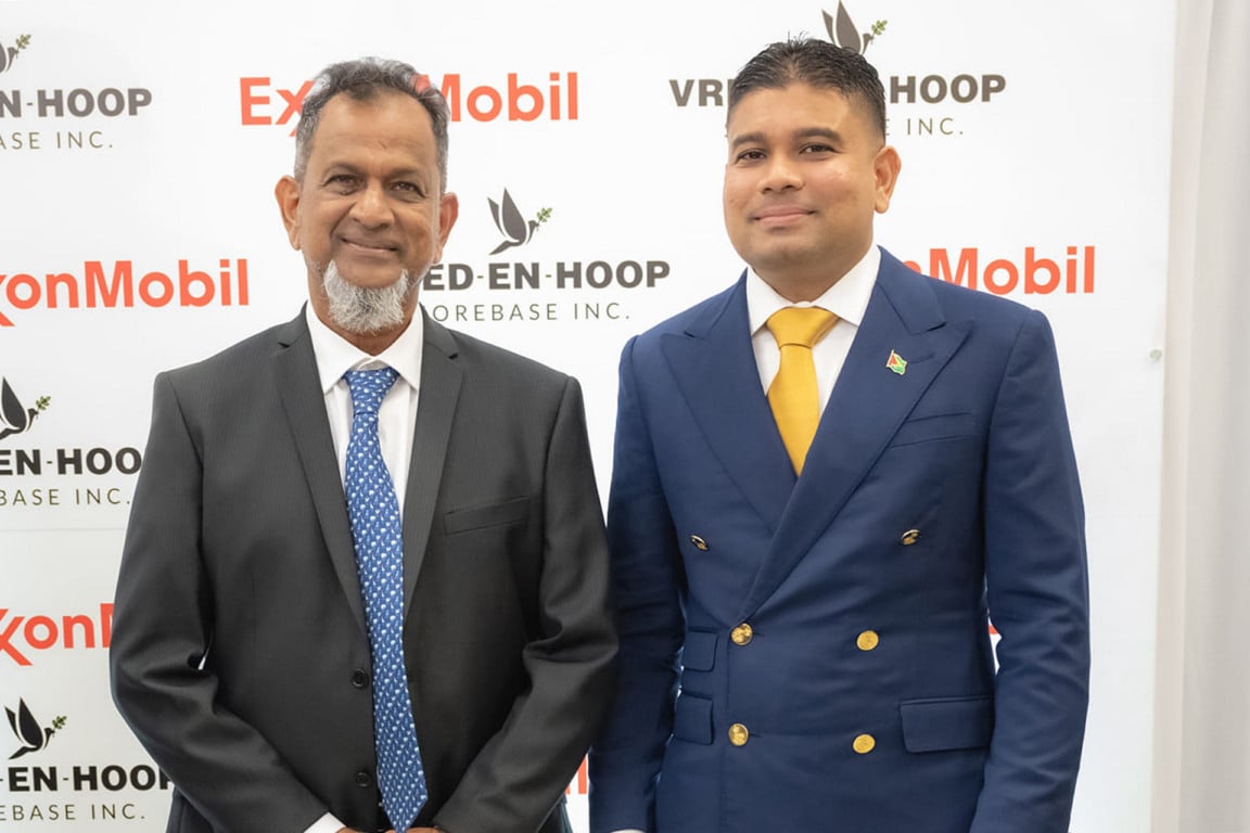 Nazar Mohamed e o filho Azruddin Mohamed (Foto: Divulgação)