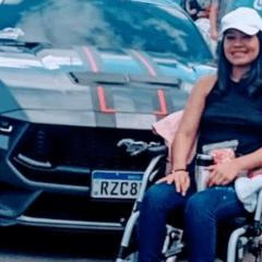 Jovem começou a apresentar sintomas ainda na adolescência, após um episódio de febre. (Foto: Divulgação)