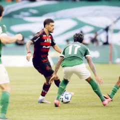 Flamengo e Palmeiras fazem duelo pela liderança do Brasileirão. (Foto: Adriano Fontes/ Flamengo)
