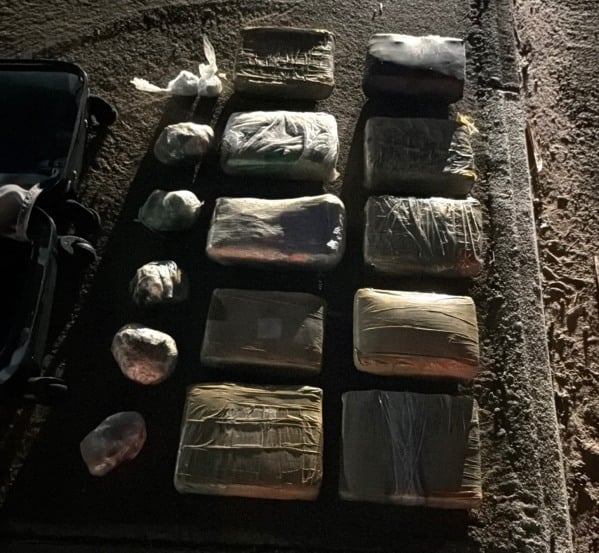 o caminhão estava parado às margens da BR-174, sentido Boa Vista. (Foto: Divulgação).