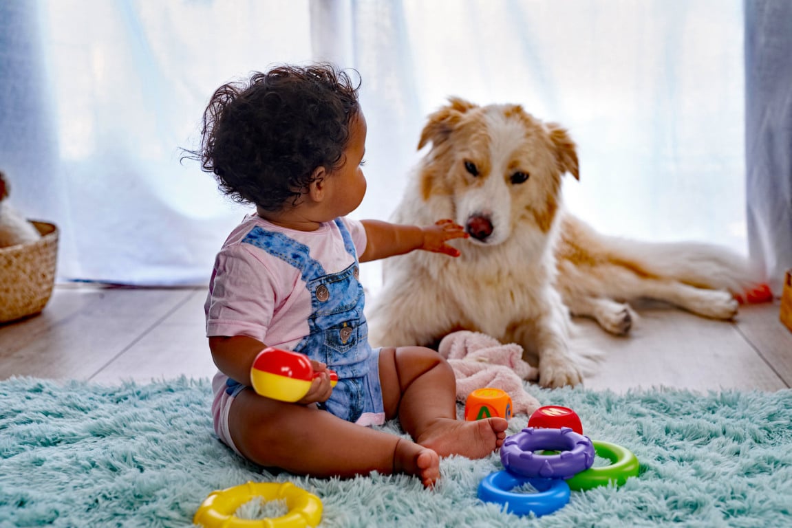 Ter um pet desde criança pode ajudar na saúde mental (Foto: Reprodução)