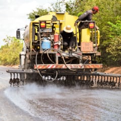 Asfaltamento da vicinal do Carrapato, na zona rural de Boa Vista