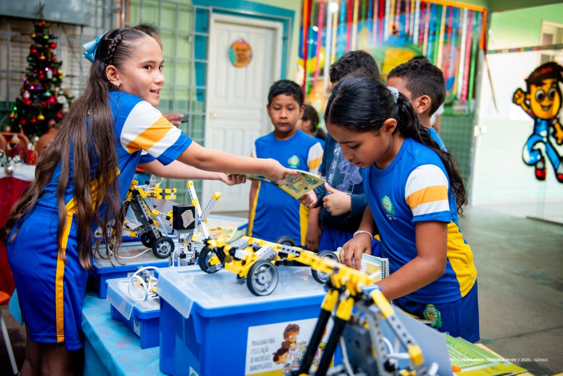 Entre as atividades, o destaque foi o robô Matatabolt, utilizado na dinâmica “Matatalando na Alfabetização”. (Foto: Divulgação)