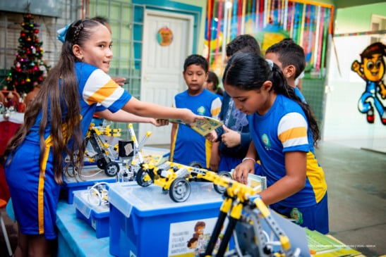 Entre as atividades, o destaque foi o robô Matatabolt, utilizado na dinâmica “Matatalando na Alfabetização”. (Foto: Divulgação)