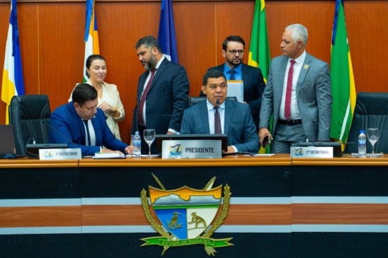 A mesa diretora da Assembleia Legislativa de Roraima nesta terça-feira