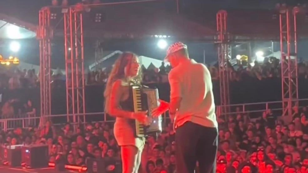 Anúncio foi feito após Anne cantar a música Aquelas Coisas ao lado de João. Foto: reprodução/redes sociais Anúncio foi feito após Anne cantar a música Aquelas Coisas ao lado de João. Foto: reprodução/redes sociais