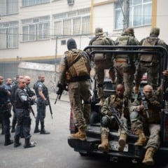 Rio de Janeiro - Operação policial após ataques às bases das Unidades de Polícia Pacificadora (UPP) nas comunidades do Cantagalo e Pavão-Pavãozinho, em Copacabana. (Fernando Frazão/Agência Brasil)