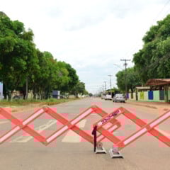 Área foi isolada pela Defesa Civil (Foto: Nilzete Franco/FolhaBV)