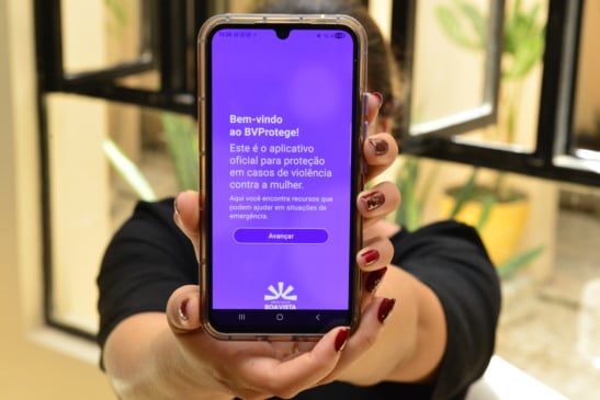 O aplicativo registra a localização da usuária e direciona a equipe ao ponto indicado. (Foto: Nilzete Franco/FolhaBV).
