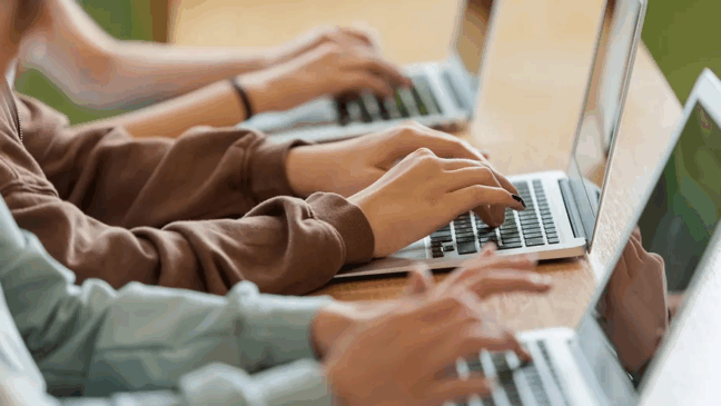 Uso de inteligência artificial por alunos é alta no Brasil (Foto: Reprodução)