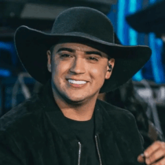 A atração nacional da noite é o cantor Natanzinho Lima, que sobe ao palco às 22h. Foto: divulgação