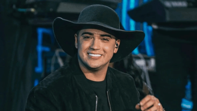 A atração nacional da noite é o cantor Natanzinho Lima, que sobe ao palco às 22h. Foto: divulgação